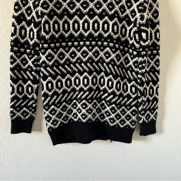Ann Taylor Wool Blend Women’s Knit Tunic Sweater Medium Black White Geometric - Picture 8 of 12